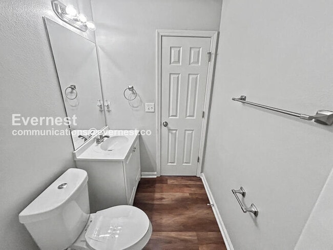 Building Photo - Spacious Home with Garage and Modern Features