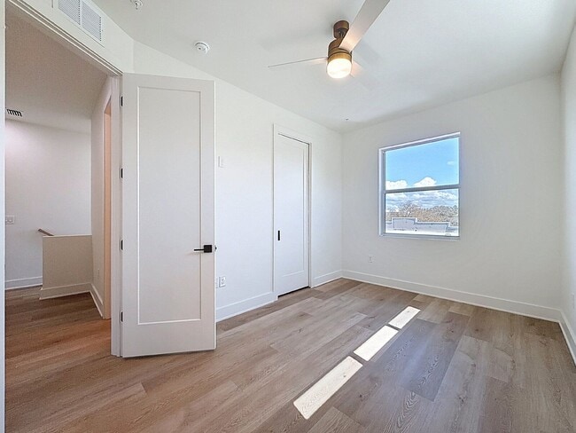 Building Photo - 336 14th St N