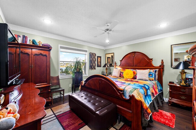 Building Photo - 1808 N Pebble Beach Blvd