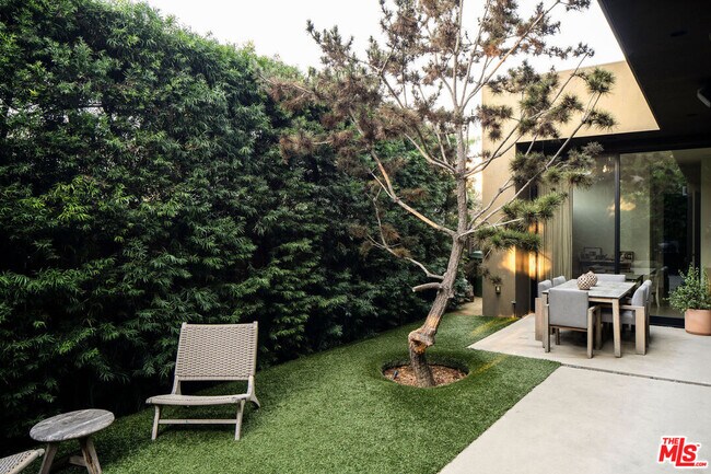 Building Photo - 2013 Louella Ave