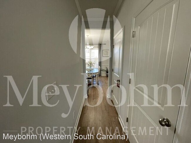 Building Photo - 4 br, 3 bath House - 507 Schaver Loop