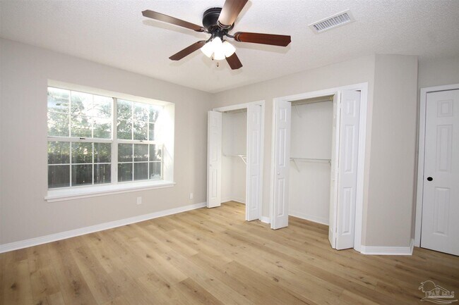 Building Photo - 2028 Cambridge Cir