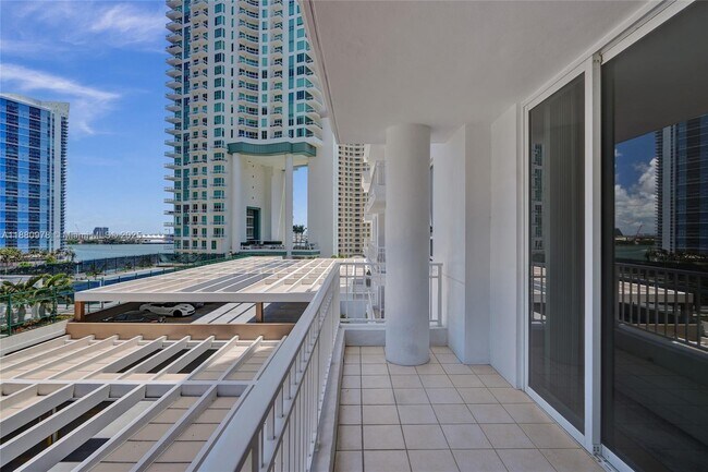 Building Photo - 801 Brickell Key Blvd