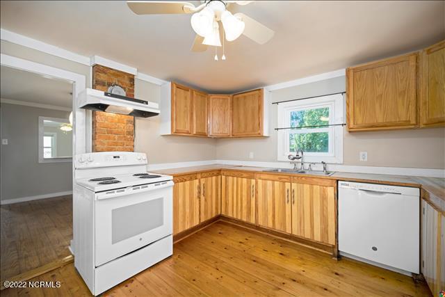 Building Photo - 203 S Elm St