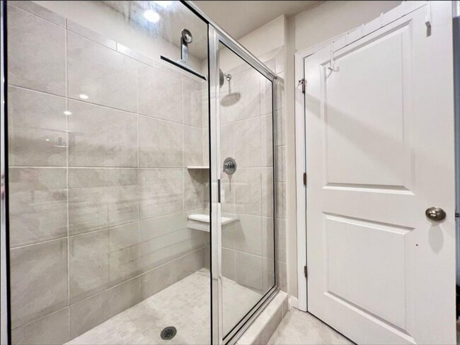 Building Photo - 1592 Villageside Ct