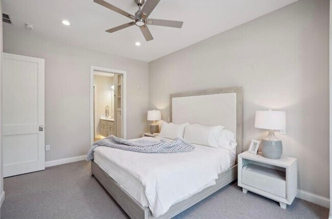 Building Photo - Beautiful 2 bedroom condo for rent