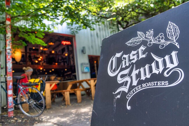 Building Photo - 5018 NE 26th Ave