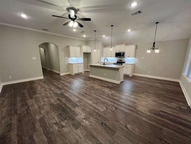 Building Photo - 706 Tippit Ln