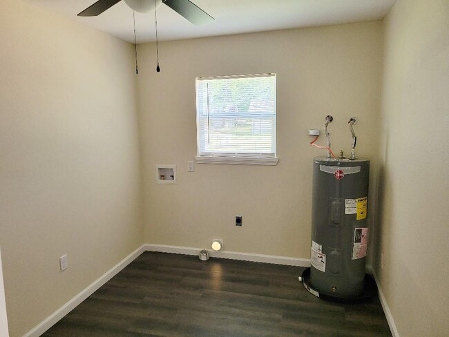 Building Photo - 15500 FM1725