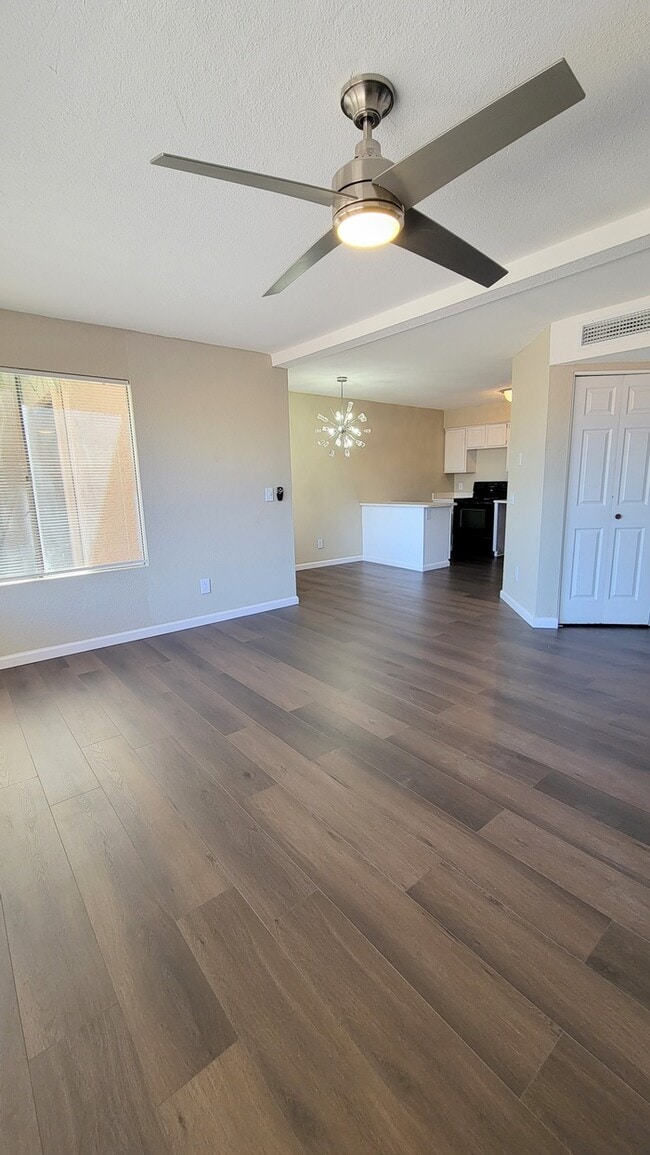 Building Photo - Cozy 1BR/1BA Condo Near Pima College & Downtown Tucson!