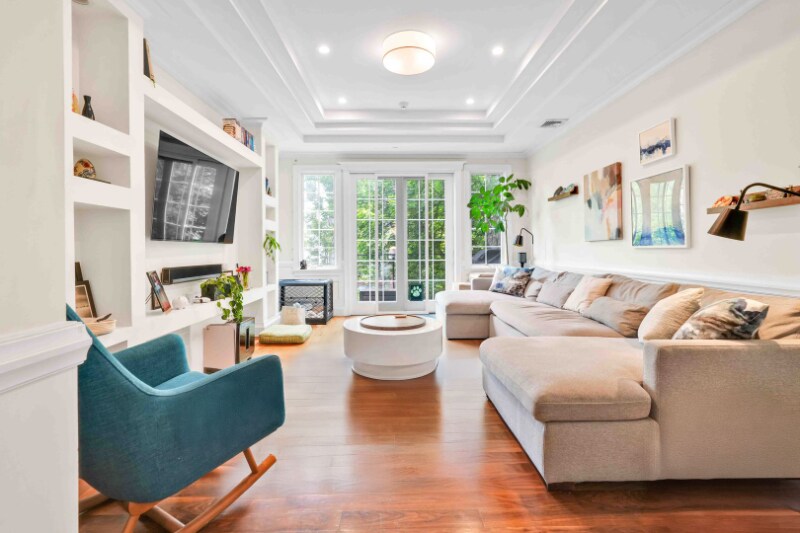 Building Photo - 49 Irving Pl