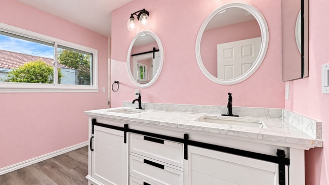 Building Photo - 3878 Loch Lomand Way