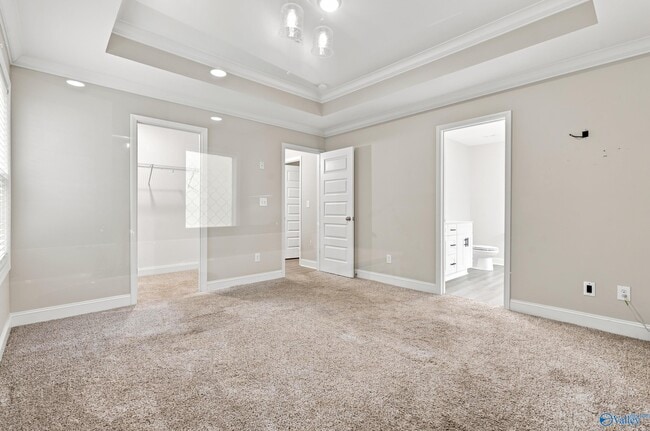 Building Photo - 6415 Flo Dr NW