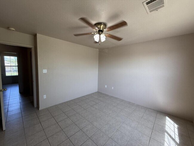Building Photo - 3109 Yaupon Rd