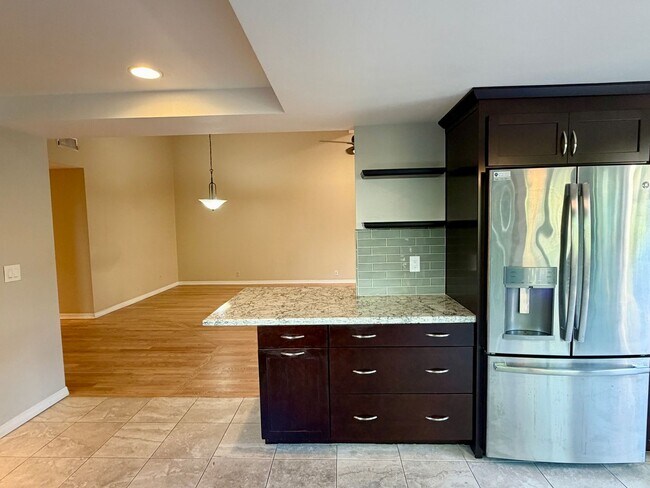 Building Photo - Spacious Three Bedroom in the Sunrise Pointe Community