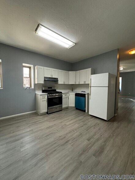 Building Photo - 3150 Washington St