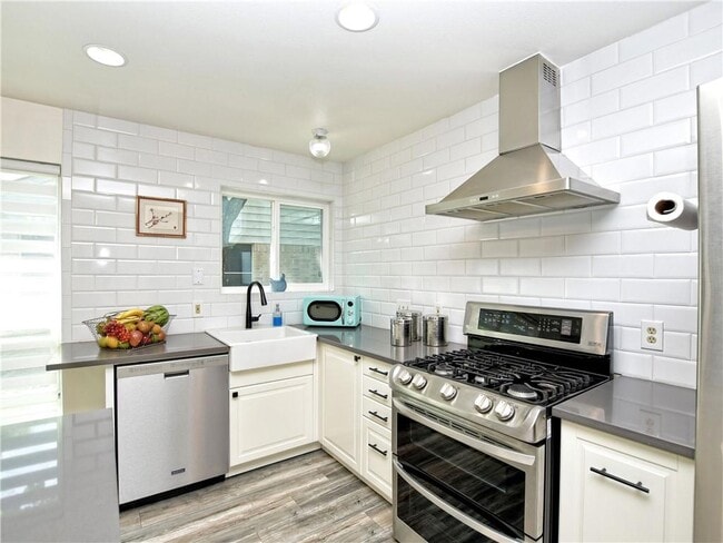 Building Photo - 1107 Hatteras Dr