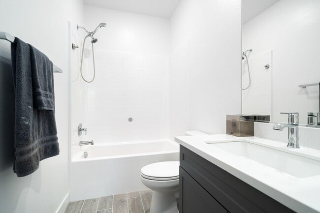 Building Photo - 35393 Sereno Ln