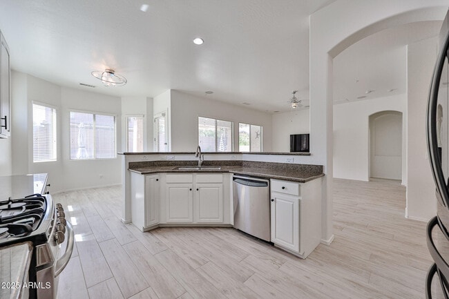 Building Photo - 30870 N 125th Dr