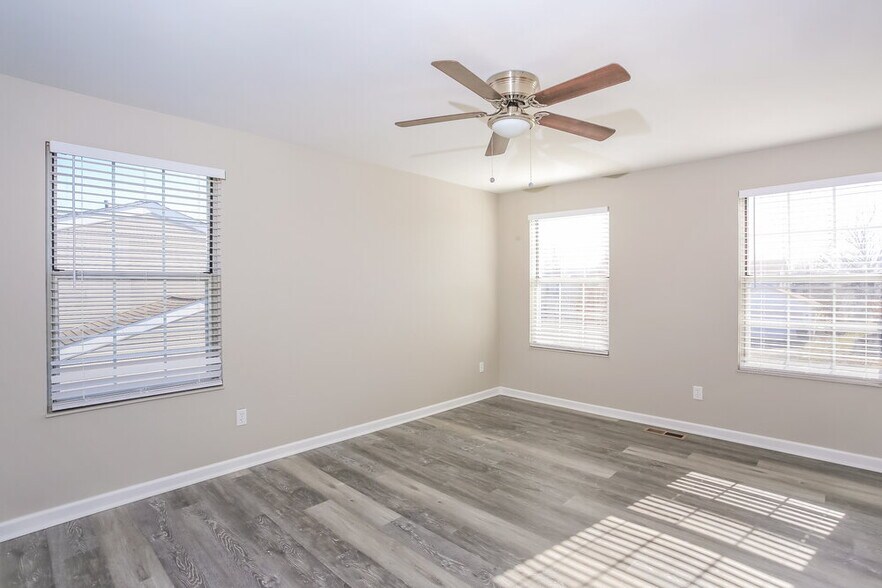 Building Photo - 5216 Springdale Blvd