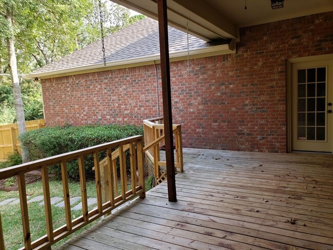 Building Photo - 3106 Lake Forest Dr