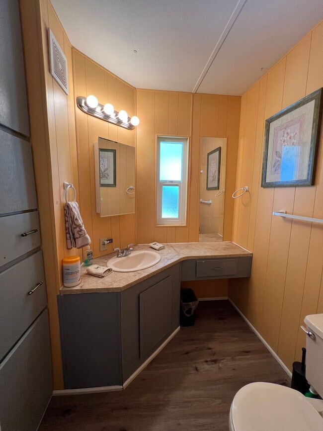 Building Photo - FURNISHED WINTER RETREAT!