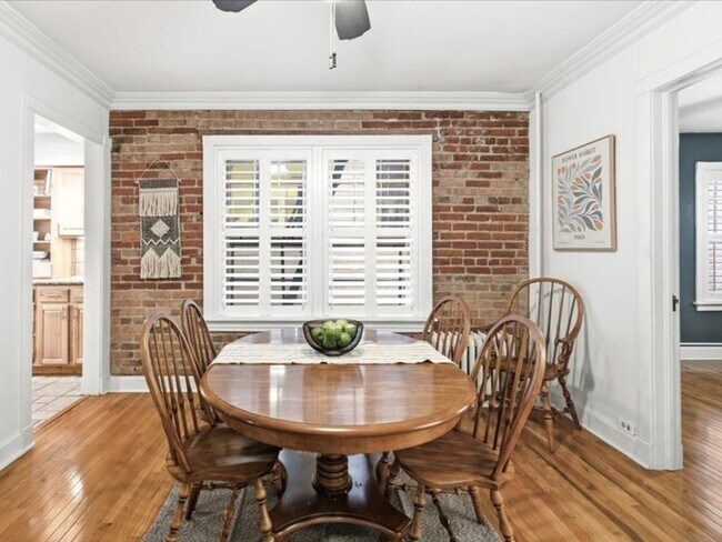 Building Photo - Cap Hill Beautiful 2 Bed Charming and Light Filled condo in the Blenheim