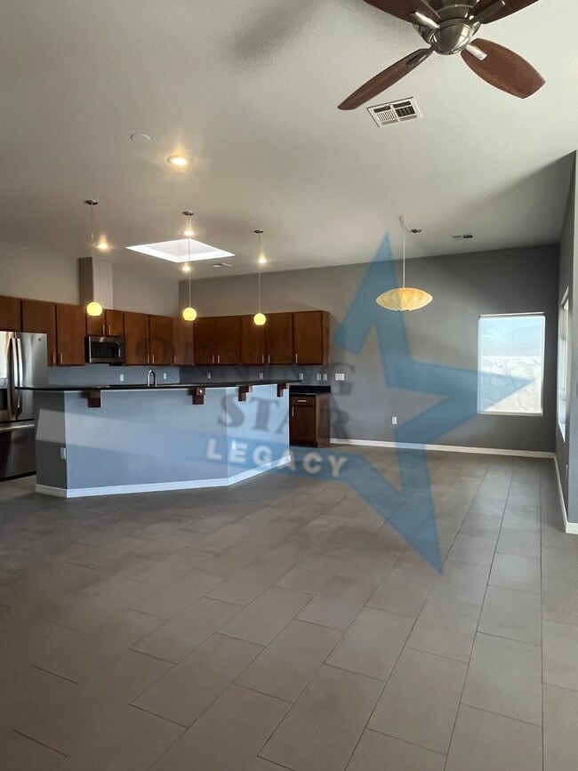 Building Photo - Charming 3-bedroom, 2-bathroom w/ views!