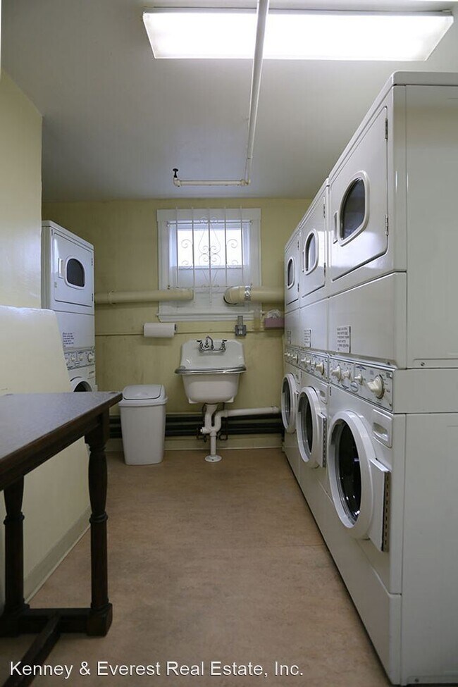 Building Photo - 1 br, 1 bath House - 2201 Sacramento #504