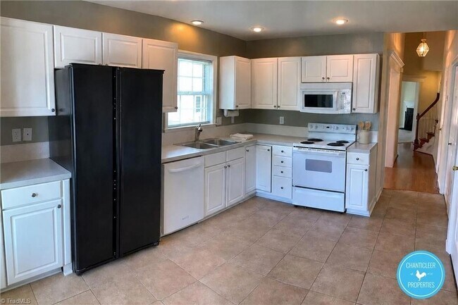 Building Photo - 7509 Riverside Ct