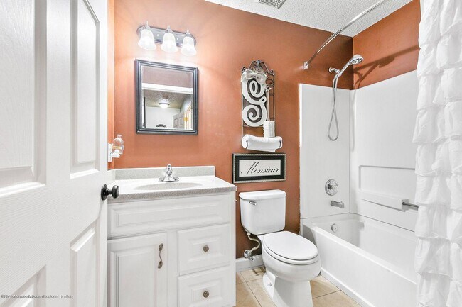 Building Photo - 49 Richmond Ct