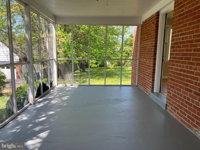 Building Photo - 4616 Willow Run Dr