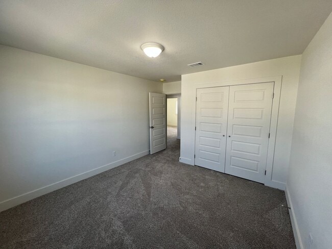 Building Photo - Newly constructed Townhome for rent!