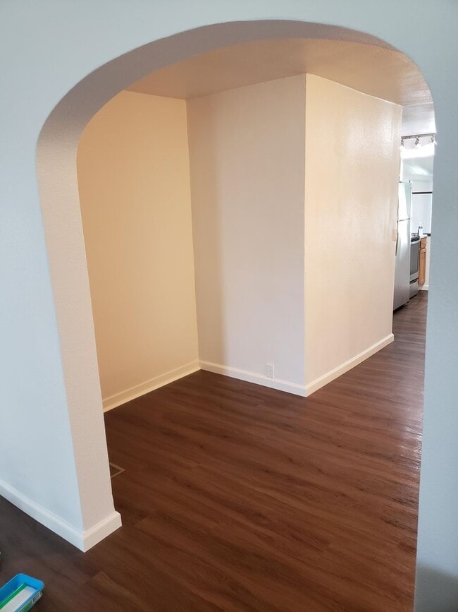 Building Photo - 3 Bed 1 Bath in Tomah, WI