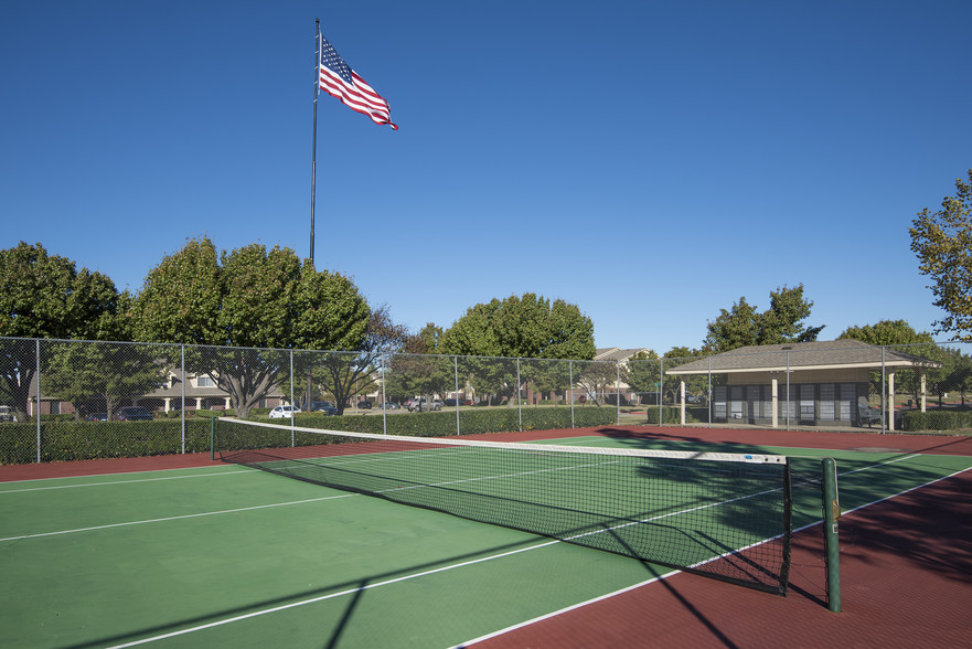 Building Photo - The Greens at Owasso I/II