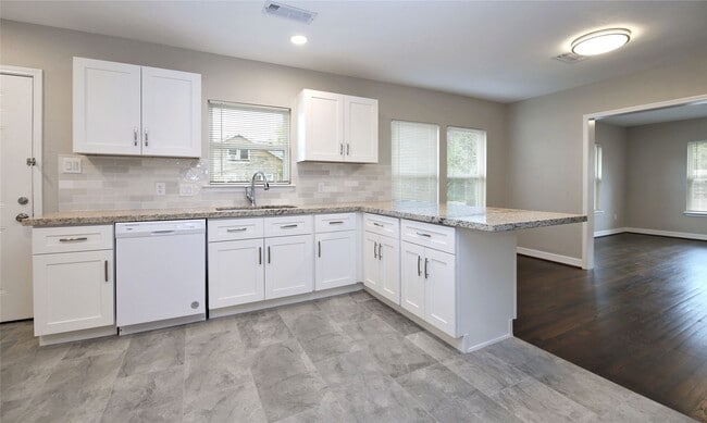 Building Photo - 5402 Texas St