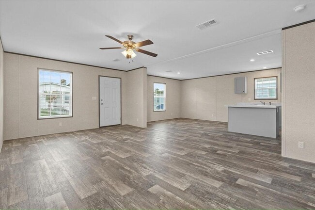 Building Photo - 6711 Hidden Oaks Dr