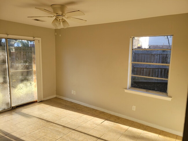 Building Photo - 1643 S Beltline Blvd