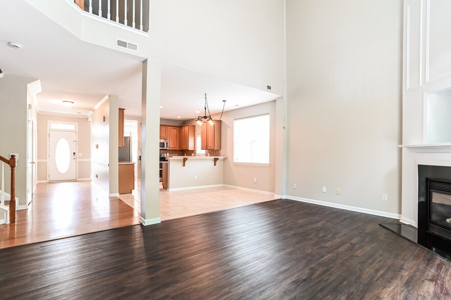 Building Photo - 4600 Sandtyn Dr