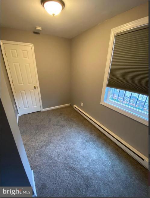 Building Photo - 613 E 12th St