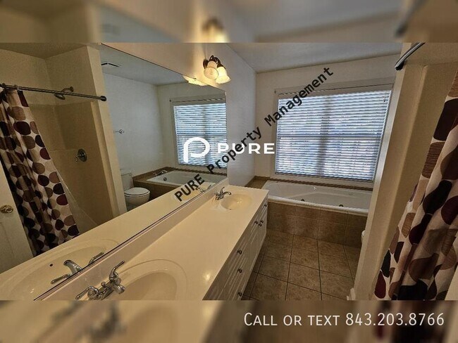 Building Photo - 3 bedroom N. CHS LAKE VIEW AVAILABLE NOW!!!