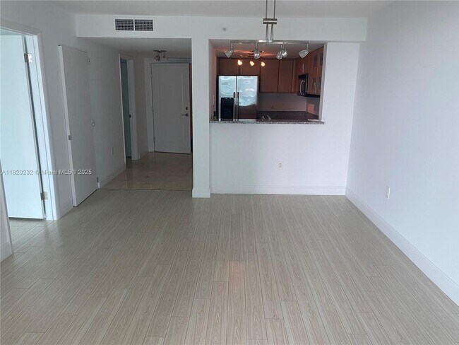 Building Photo - 2101 Brickell Ave