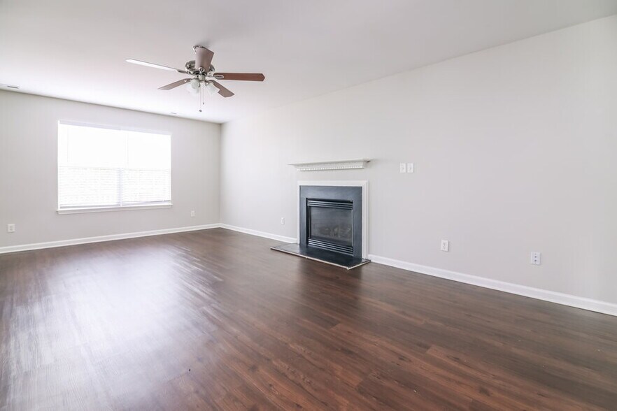 Building Photo - 1513 Clover Ridge Ct