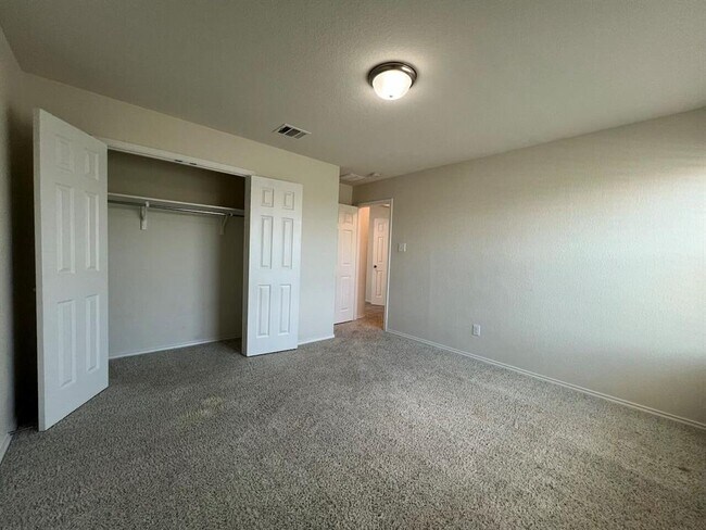 Building Photo - 309 Kaden Prince Dr