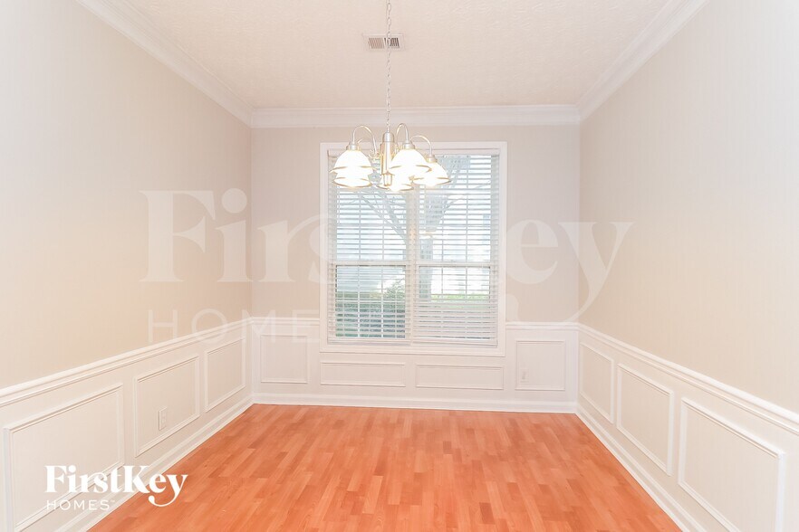 Building Photo - 115 Weatherstone Dr