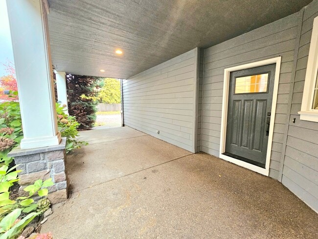 Building Photo - 18421 Brookside Rd