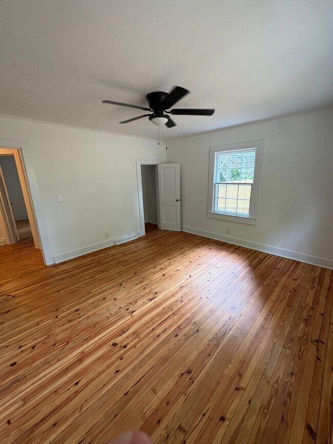 Building Photo - **Newly Renovated 2-Bedroom Home on Petree Road**