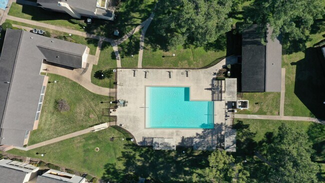 Building Photo - 14555 Wunderlich Dr