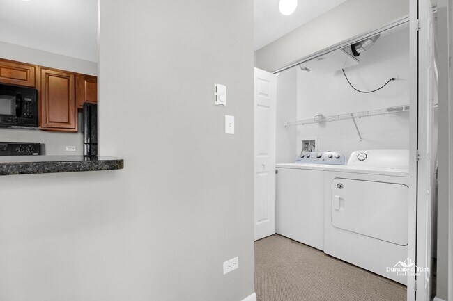 Building Photo - 1363 Cunat Ct