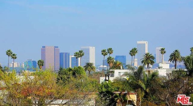 Primary Photo - 434 S Canon Dr